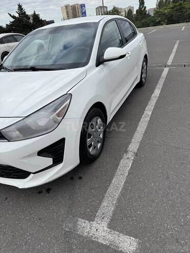 Kia Rio-5