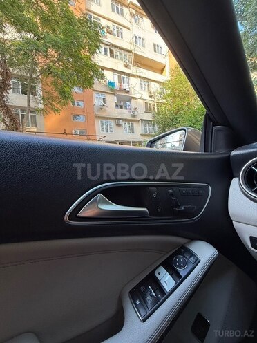 Mercedes CLA 250-12