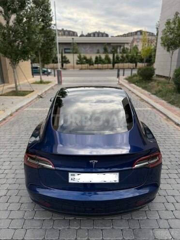 Tesla Model 3-8
