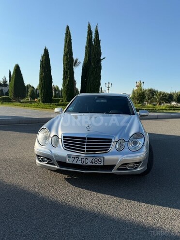 Mercedes E 270-1