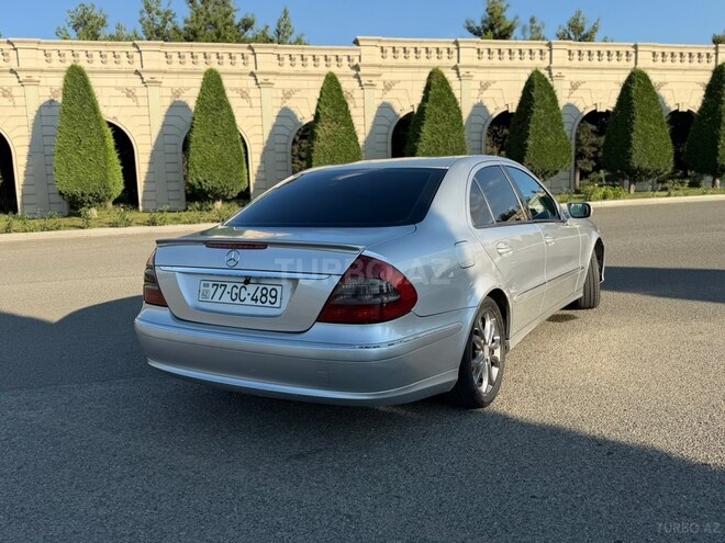 Mercedes E 270-3