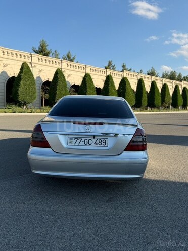 Mercedes E 270-2