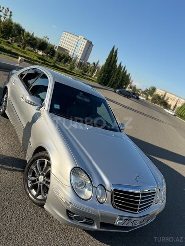 Mercedes E 270-6