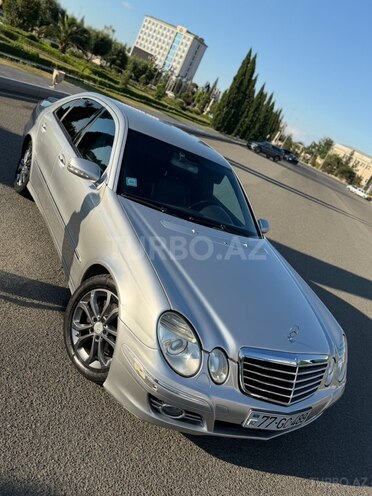 Mercedes E 270-7