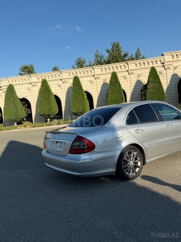 Mercedes E 270-13