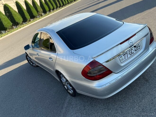 Mercedes E 270-11