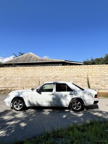 Mercedes 200 E-4