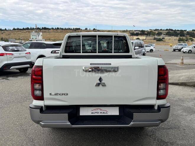 Mitsubishi L200-18