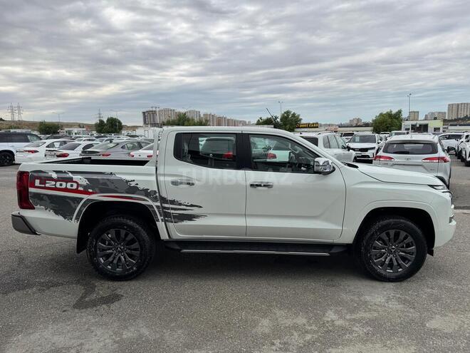 Mitsubishi L200-7