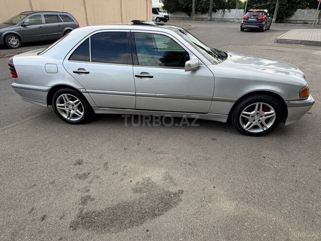 Mercedes C 230-11