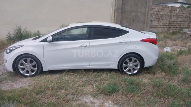 Hyundai Elantra-3
