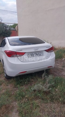 Hyundai Elantra-2
