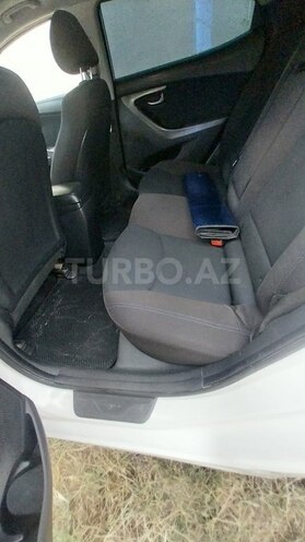 Hyundai Elantra-7
