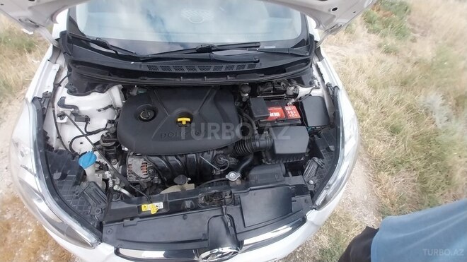 Hyundai Elantra-5