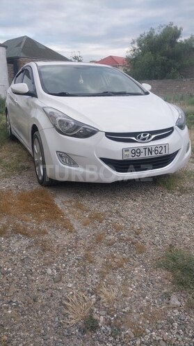 Hyundai Elantra-1