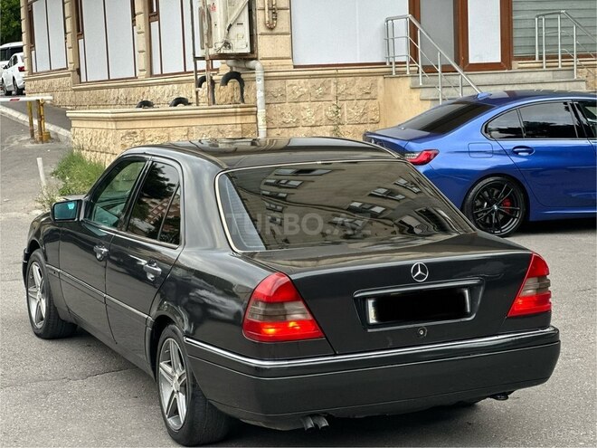 Mercedes C 200-17