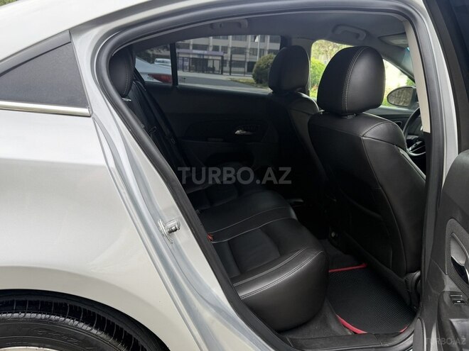Chevrolet Cruze-11