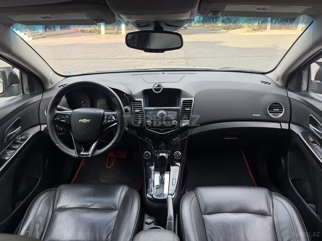 Chevrolet Cruze-13