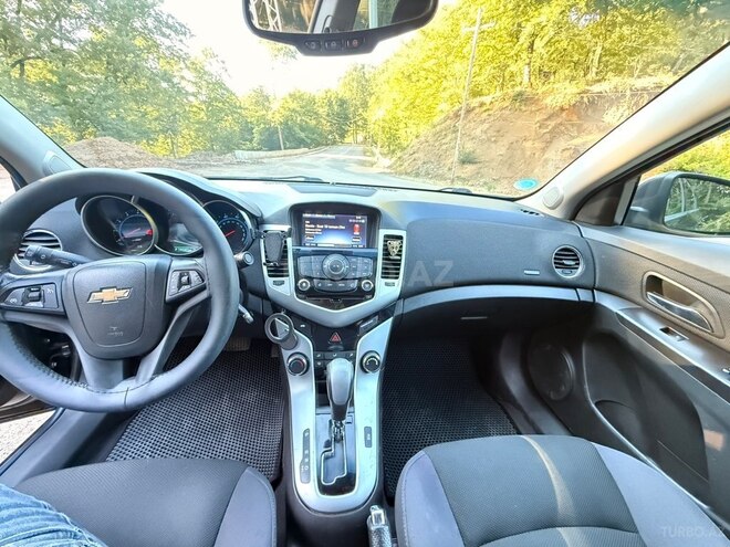 Chevrolet Cruze-14