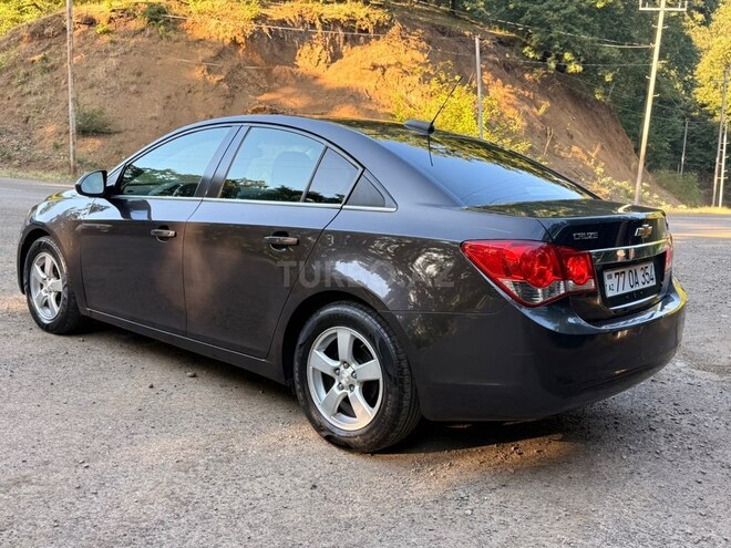 Chevrolet Cruze-8