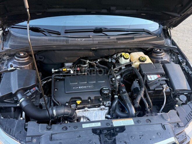 Chevrolet Cruze-16