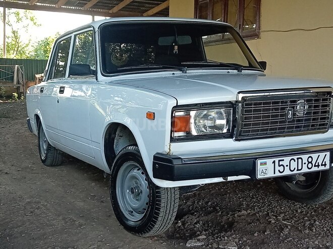 LADA (VAZ) 2107-5