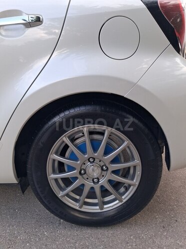 Toyota Aqua-8