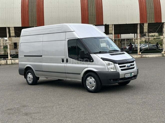 Ford Transit-5