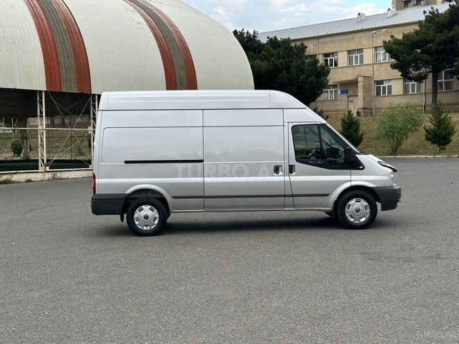 Ford Transit-6