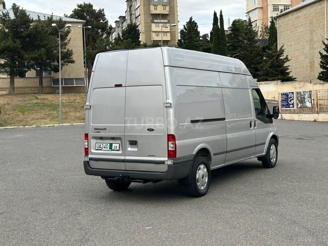 Ford Transit-3