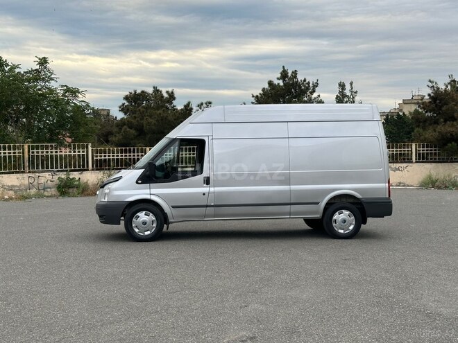 Ford Transit-7