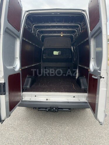 Ford Transit-9