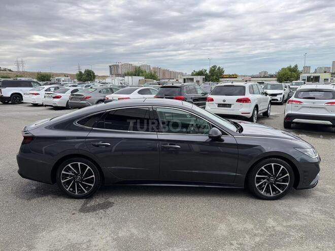 Hyundai Sonata-12