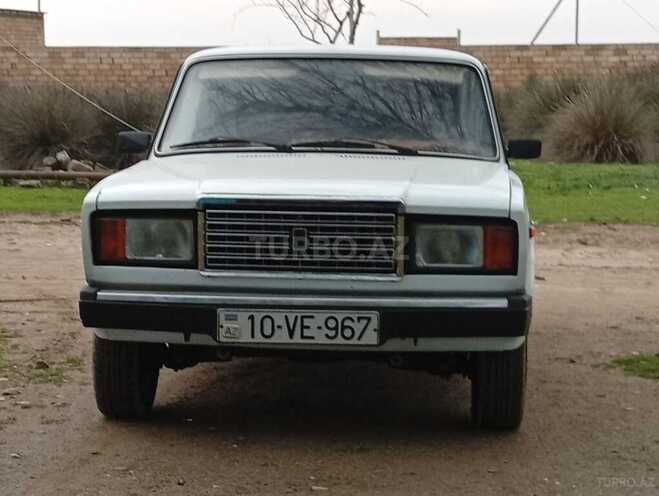 LADA (VAZ) 2107-1