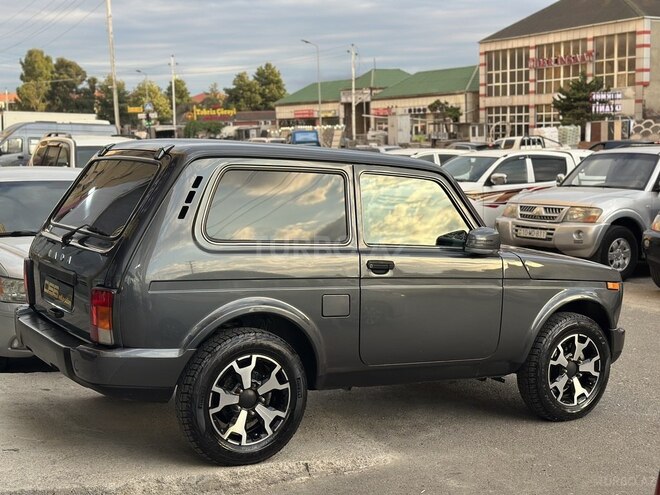 LADA (VAZ) Niva-8