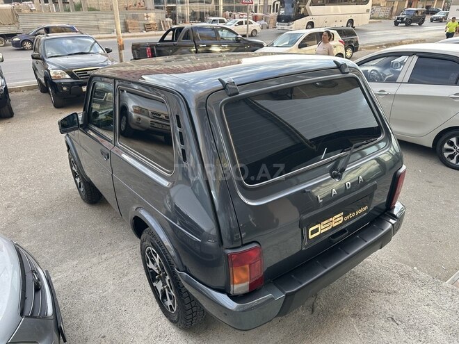 LADA (VAZ) Niva-11