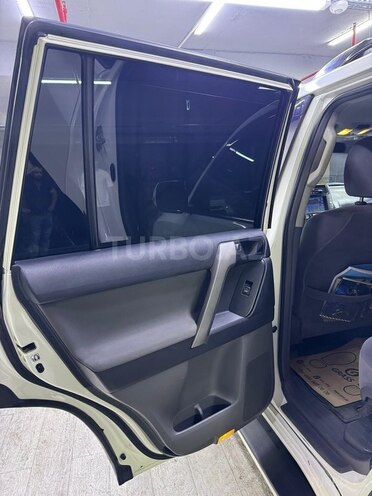Toyota Land Cruiser Prado-7