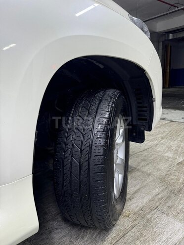 Toyota Land Cruiser Prado-10