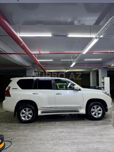 Toyota Land Cruiser Prado-11