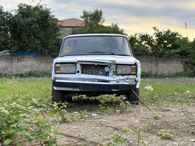 LADA (VAZ) 2107-1
