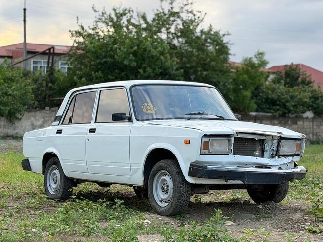 LADA (VAZ) 2107-2