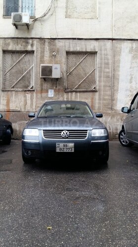 Volkswagen Passat-1