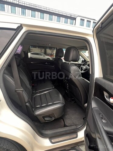 Kia Sorento-8