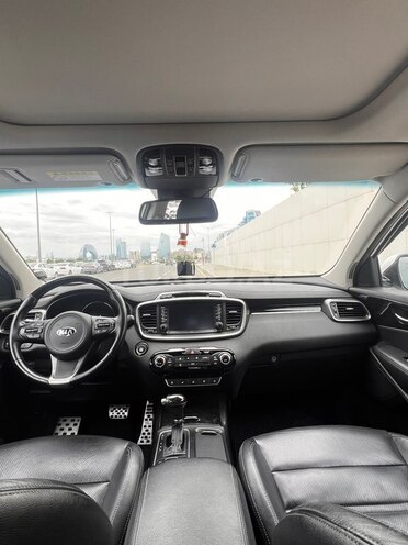 Kia Sorento-11