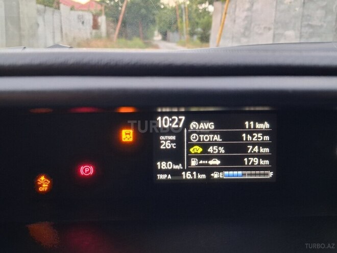 Toyota Aqua-12