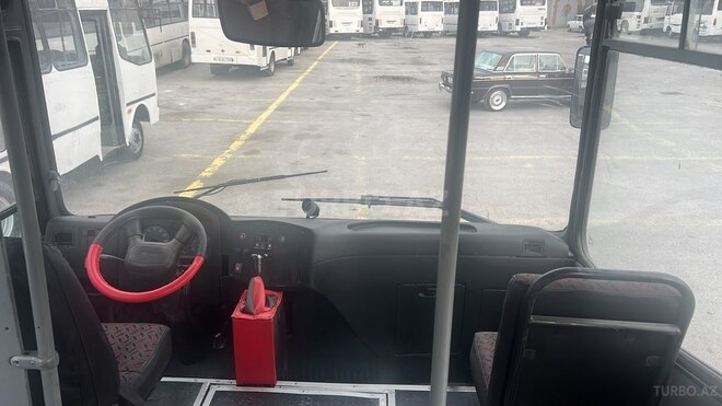 Isuzu NP 37-8