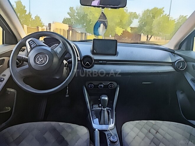 Toyota Yaris iA-2