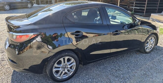 Toyota Yaris iA-4