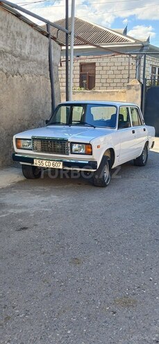 LADA (VAZ) 2107-1