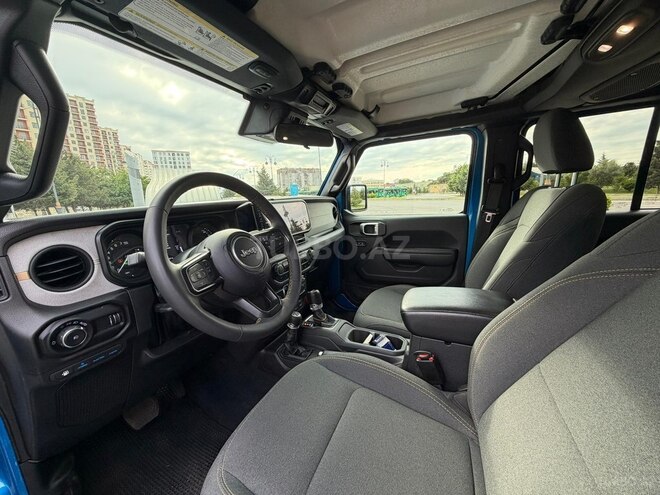 Jeep Wrangler-12